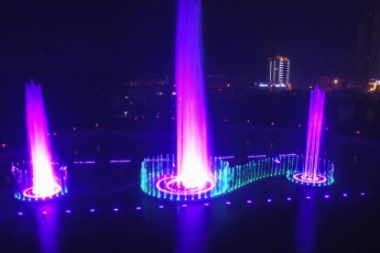 六通噴泉公司-城固樂城公園大型音樂噴泉